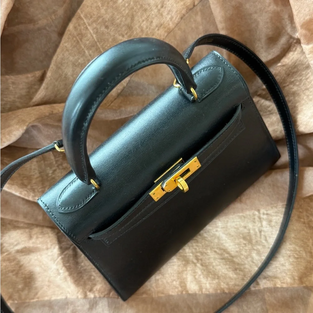 HERMÈS Black Vintage Mini Kelly Box Calfskin GHW - Picture 7 of 15